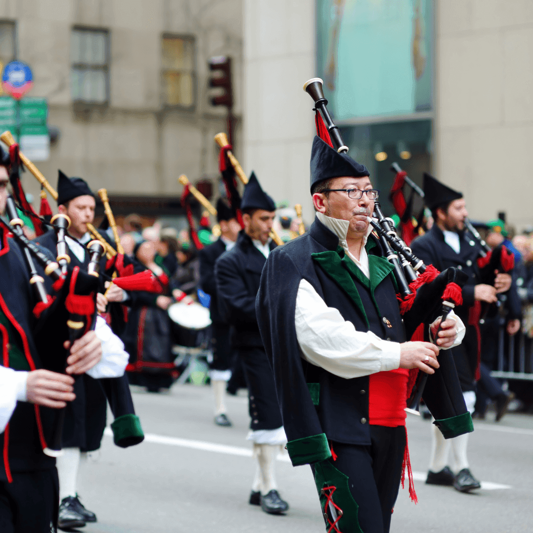 Bagpipes, Guinness and an explosion of green: St. Patrick's comes back to Benalmádena
