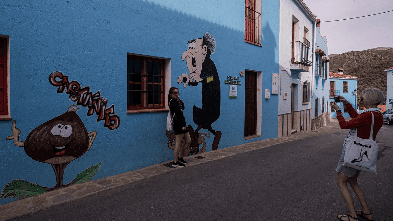 Júzcar: the blue-painted village that pays homage to the Smurfs