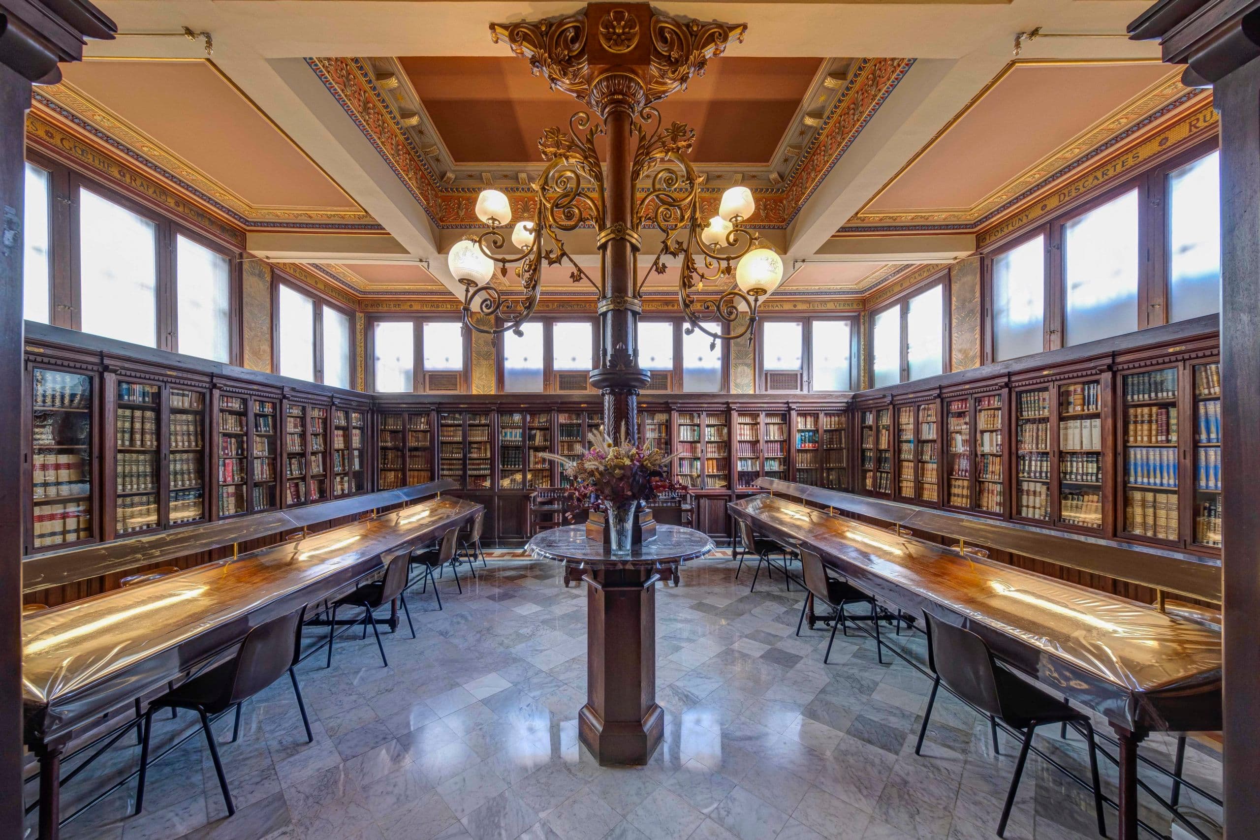 The Masonic library in Barcelona where Sherlock Holmes lives