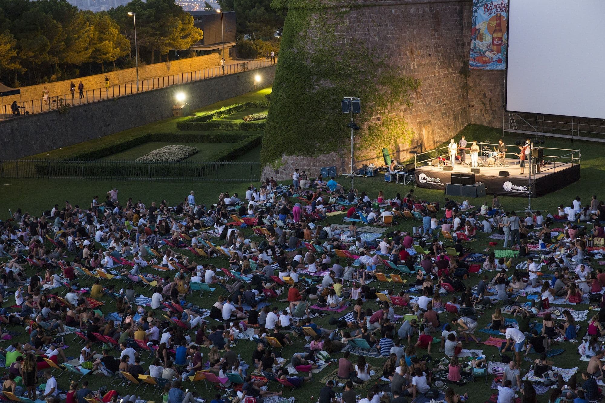 El cine de verano de la Sala Montjüic (o cómo sobrevivir a julio en la ciudad)