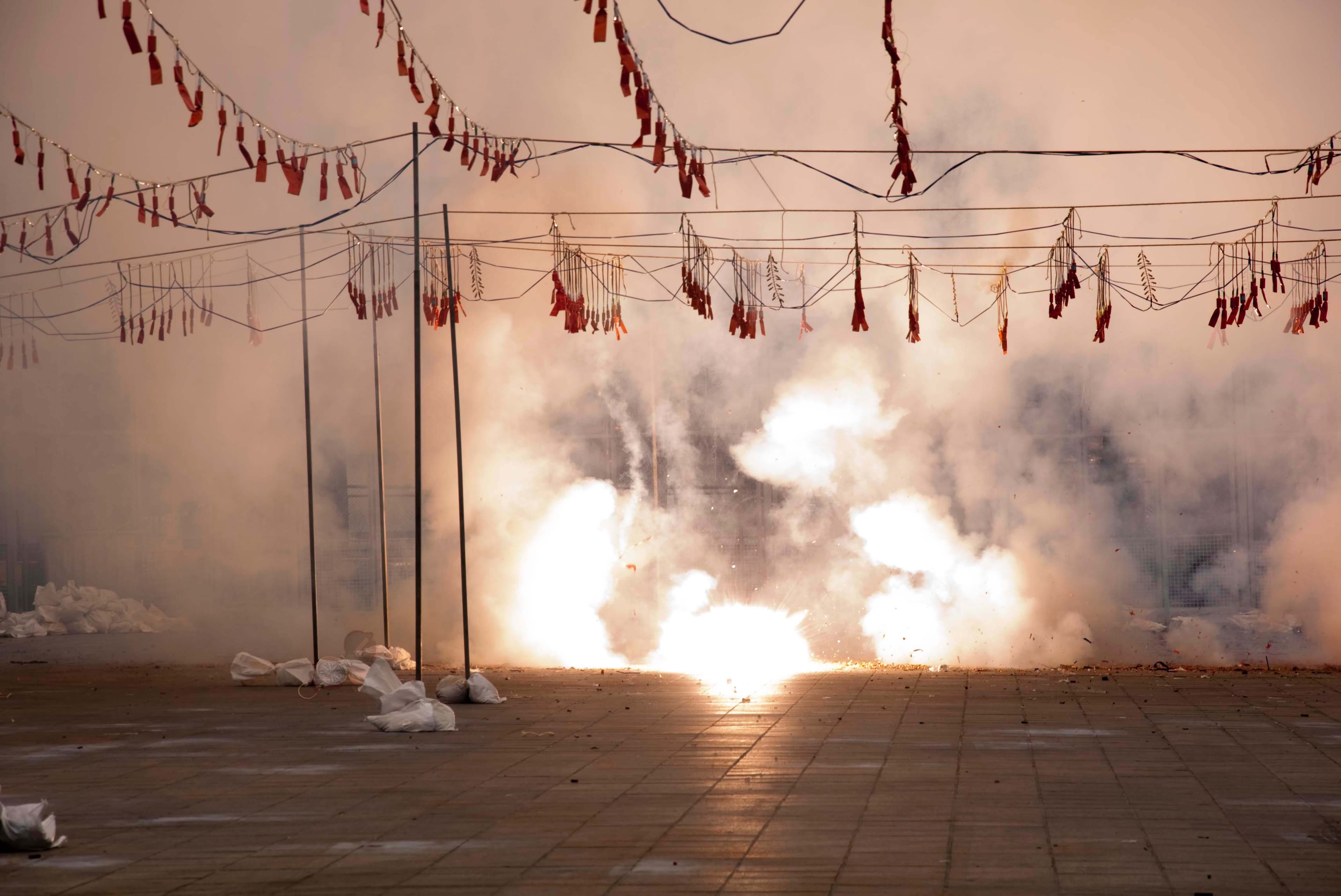 San Juan burns with the universal macromascletà + the Benicalap neighbourhood festival