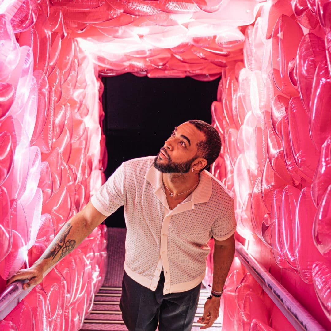 Ikono: collect worlds (and photons) in this interactive, immersive museum