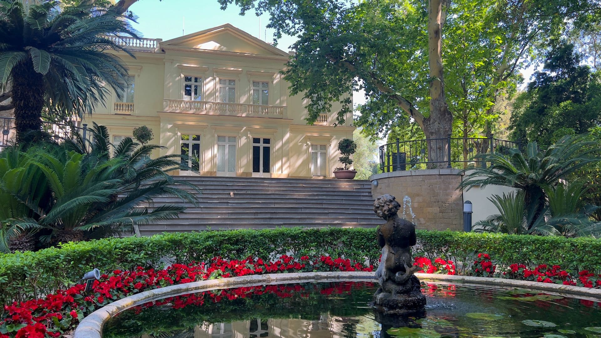 The tropical garden where to take refuge from the heat in Malaga