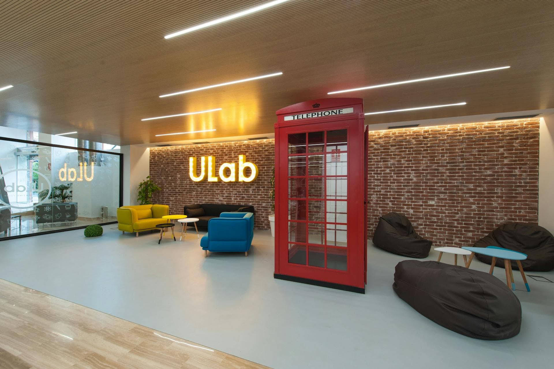 Leading to lead: transform your business relationships with this practical workshop.