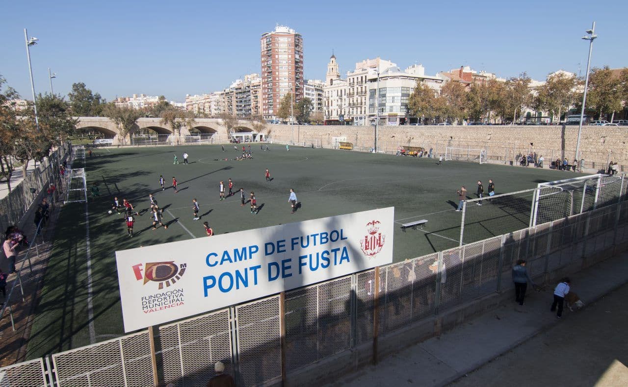 5 urban soccer fields to play soccer in Valencia