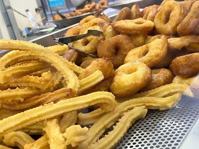 La buñolería centenaria de Ruzafa para reponer fuerzas estas Fallas