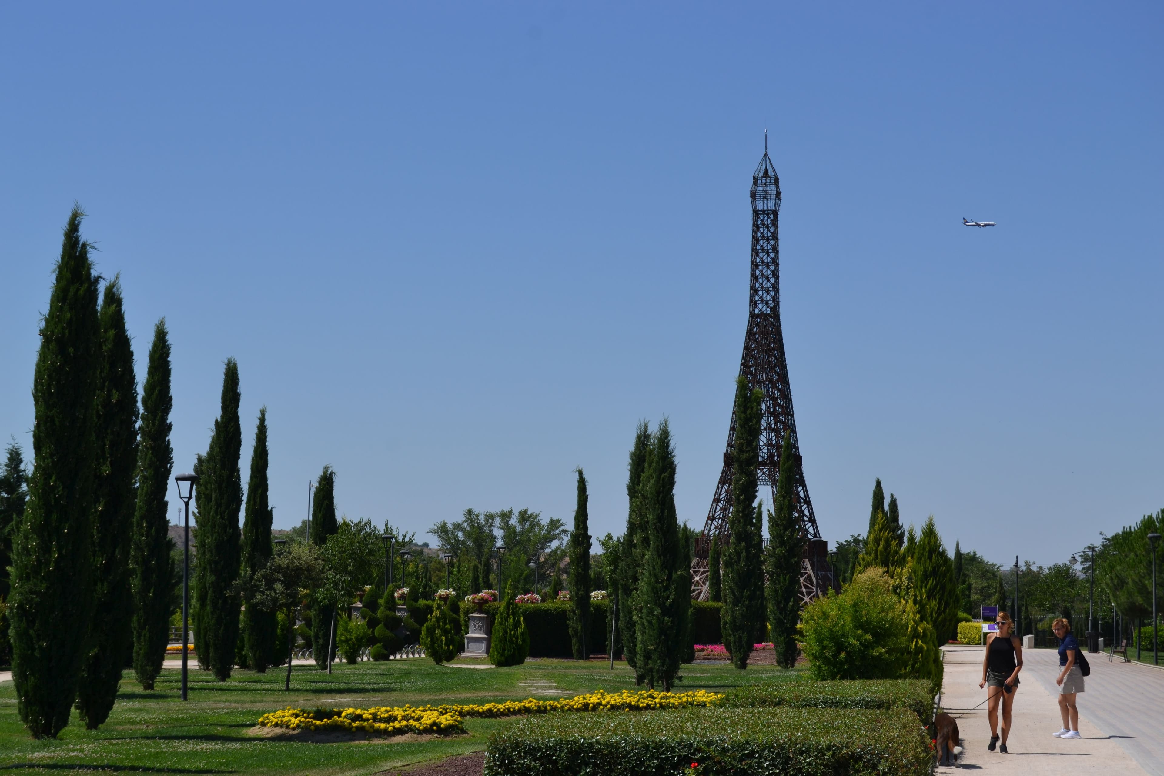 Free tour of Europe without leaving Madrid