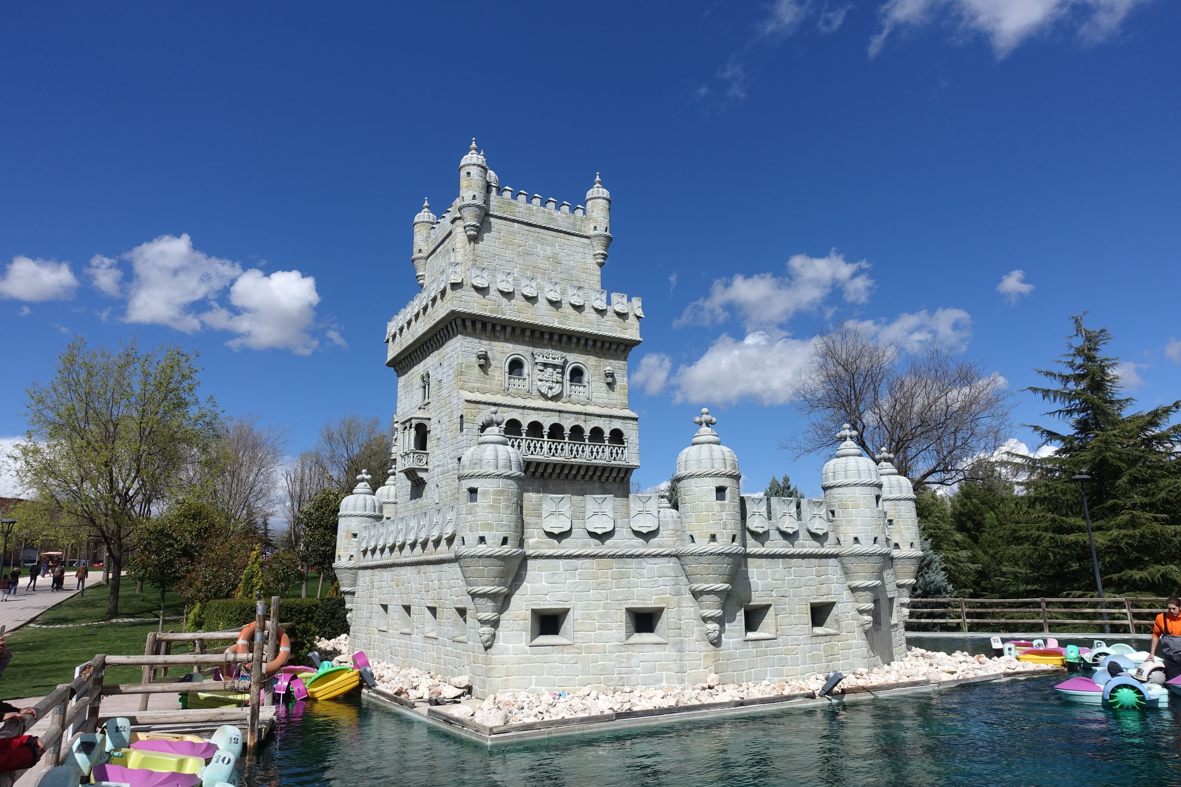 Free tour of Europe without leaving Madrid