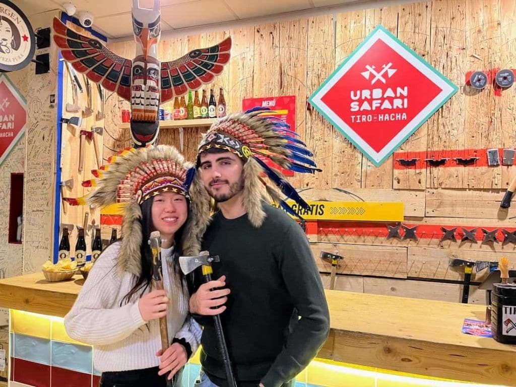 Siéntete como un vikingo con el tiro con hacha de Urban Safari