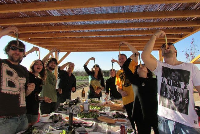 Un día en la huerta valenciana: cómo hacer una paella nivel pro